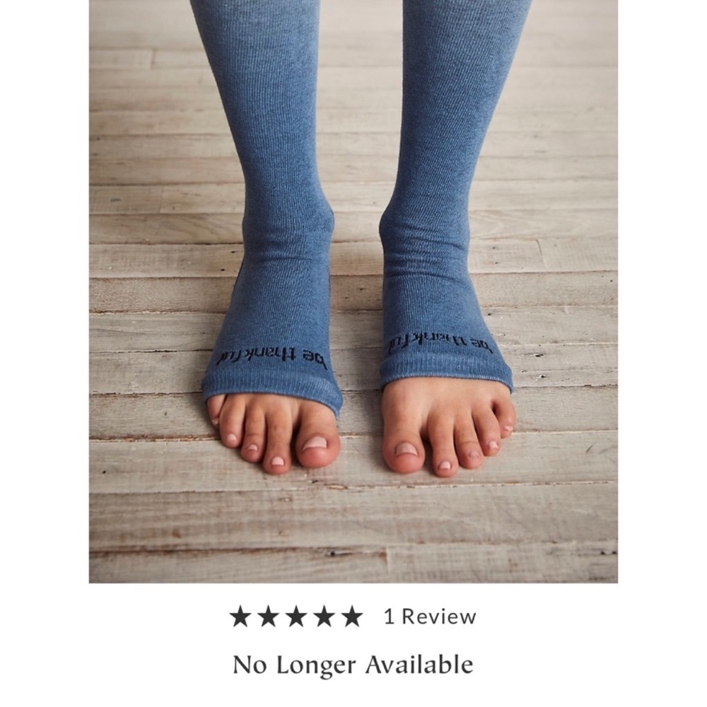 FREE PEOPLE THIN KNEE SOCKS/LEG WARMERS